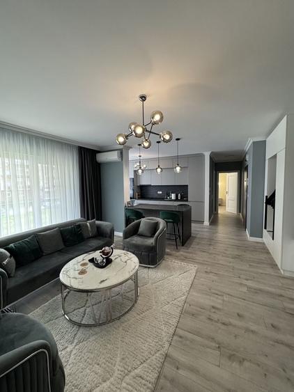 Apartament cu 3 camere decomandat în Exterior Vest