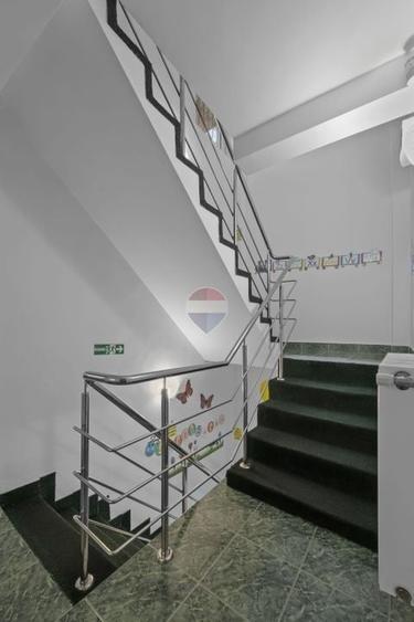 Casă individuală cu 8 camere cu Teren 300 Mp în 13 Septembrie