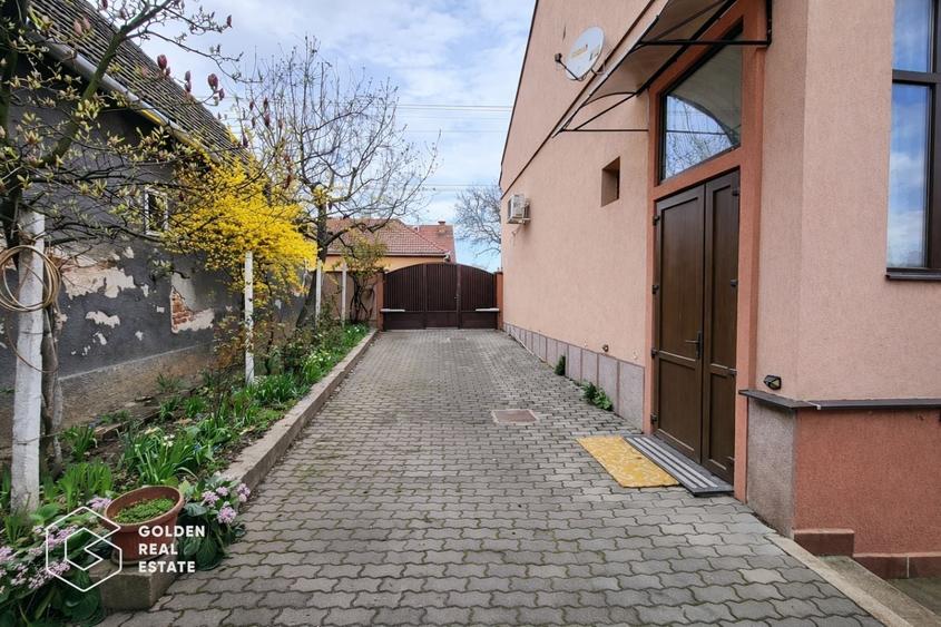 Casă individuală cu 3 camere cu Canalizare în Central