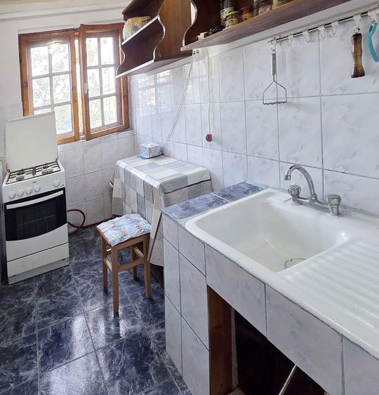 Apartament cu 2 camere semidecomandat, mobilat în Central