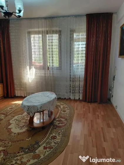 Apartament cu 2 camere decomandat în Micro 19