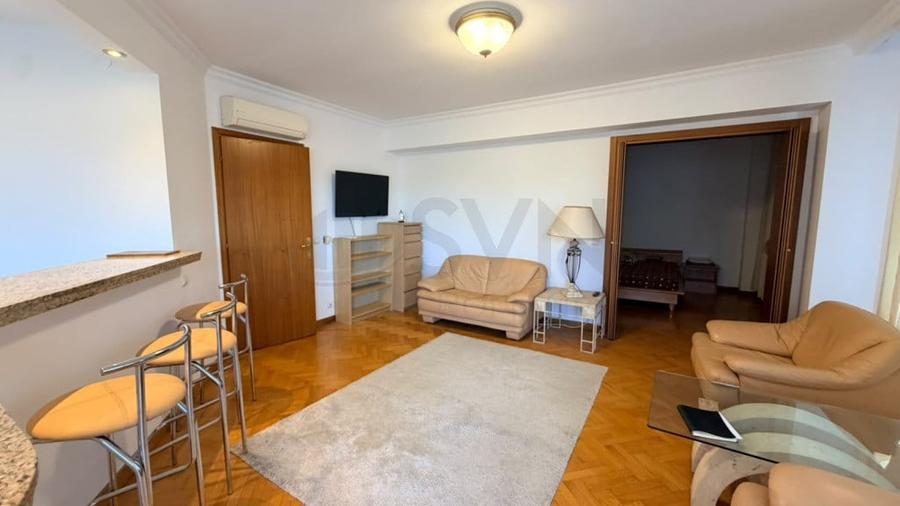 Apartament cu 3 camere semidecomandat în Primăverii