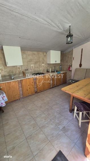 Casă cu 4 camere în Aciliu