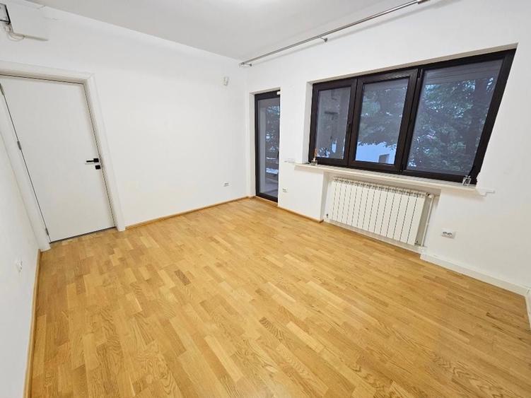 Apartament cu 4 camere decomandat în Domenii