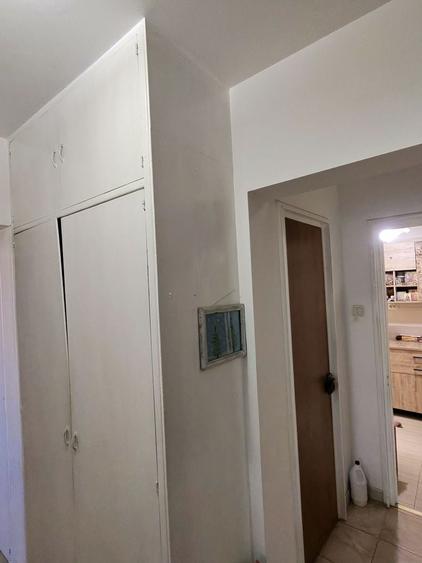 Apartament cu 3 camere decomandat, mobilat în Berceni