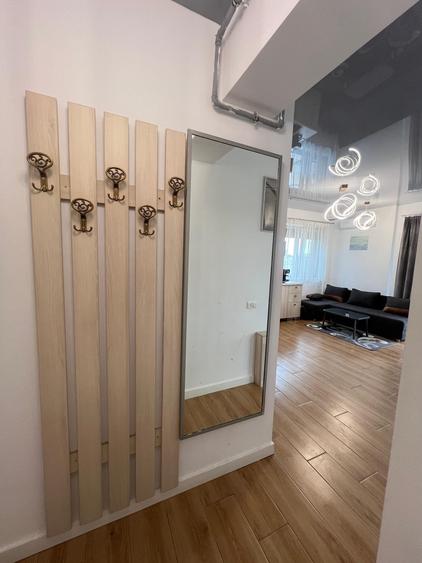 Apartament cu 2 camere semidecomandat, mobilat în Năvodari