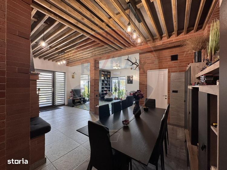 Casă cu 4 camere cu Teren 671 Mp în Rădaia
