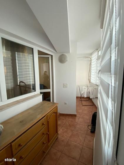 Apartament cu 4 camere în Micro 18