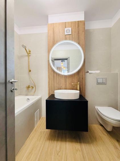 Apartament cu 3 camere semidecomandat în Florești