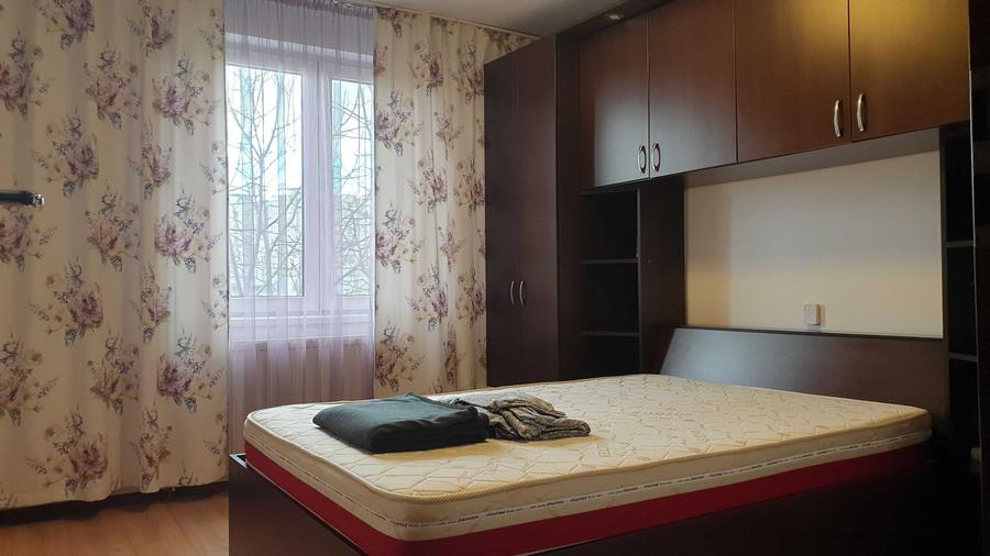 Apartament cu 3 camere decomandat în Rahova