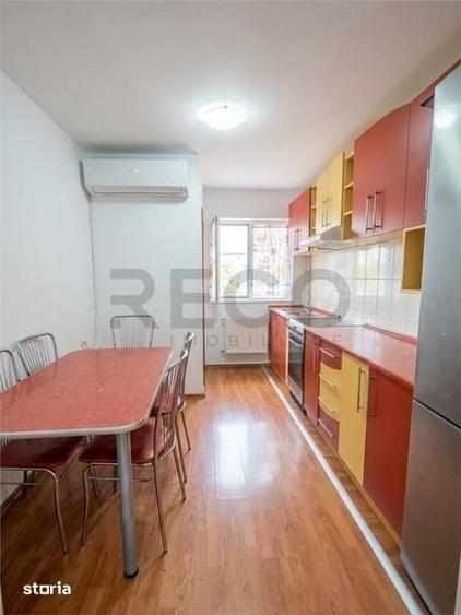 Apartament cu 3 camere semidecomandat în Cantemir