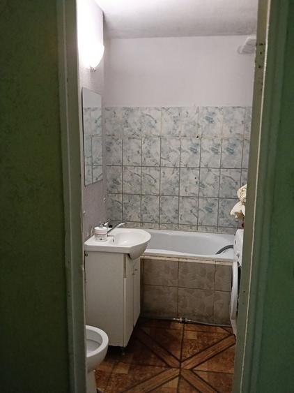Apartament cu 3 camere decomandat în Păulești
