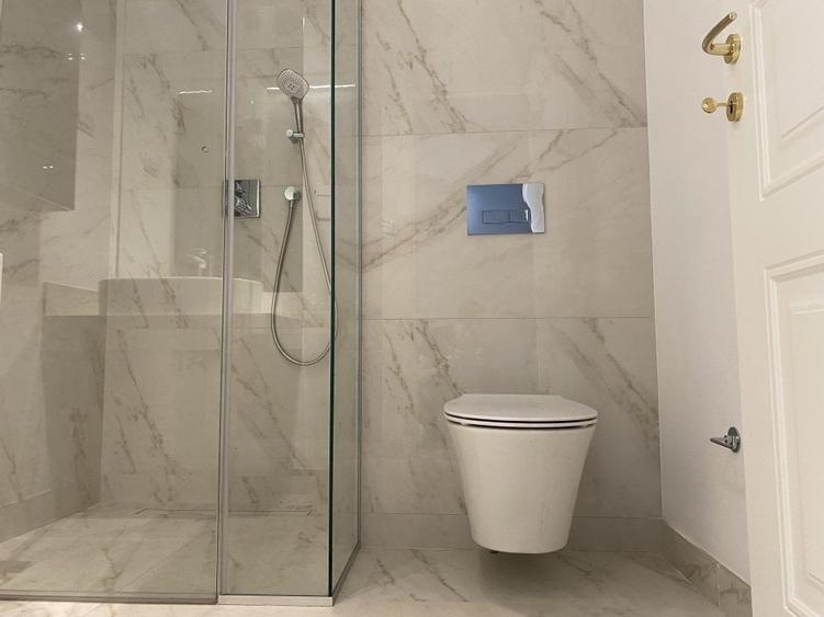Apartament cu 2 camere semidecomandat, mobilat în Romană