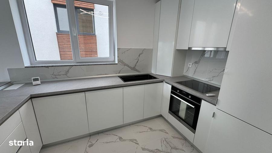 Apartament cu 3 camere decomandat în Cristian