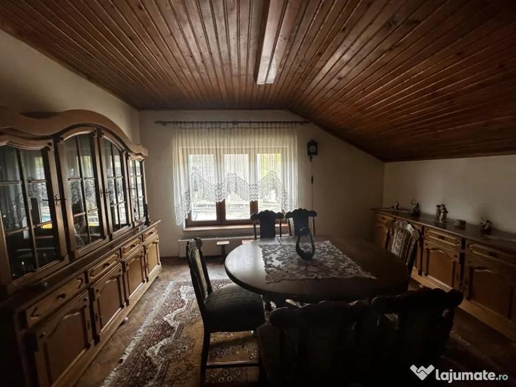Apartament cu 3 camere decomandat în Calea București