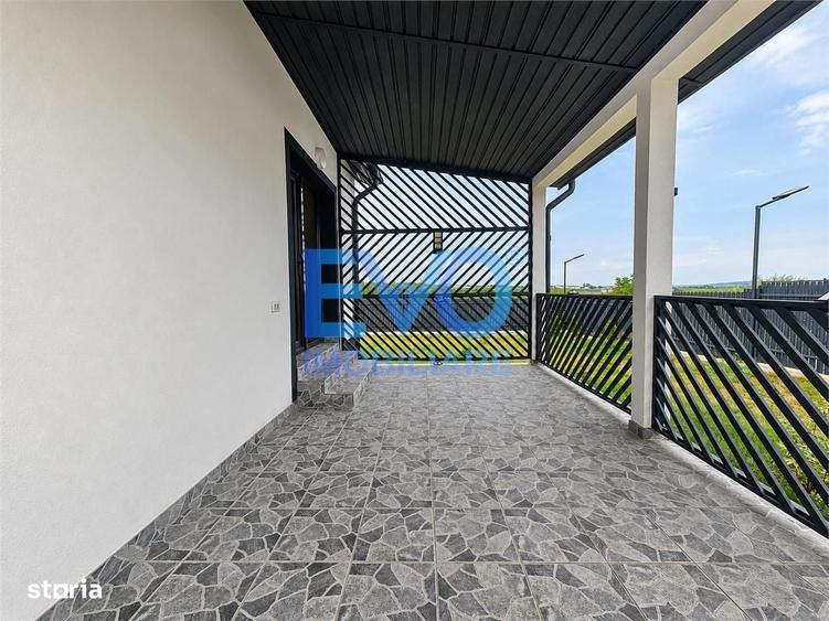 Casă cu 4 camere în Central