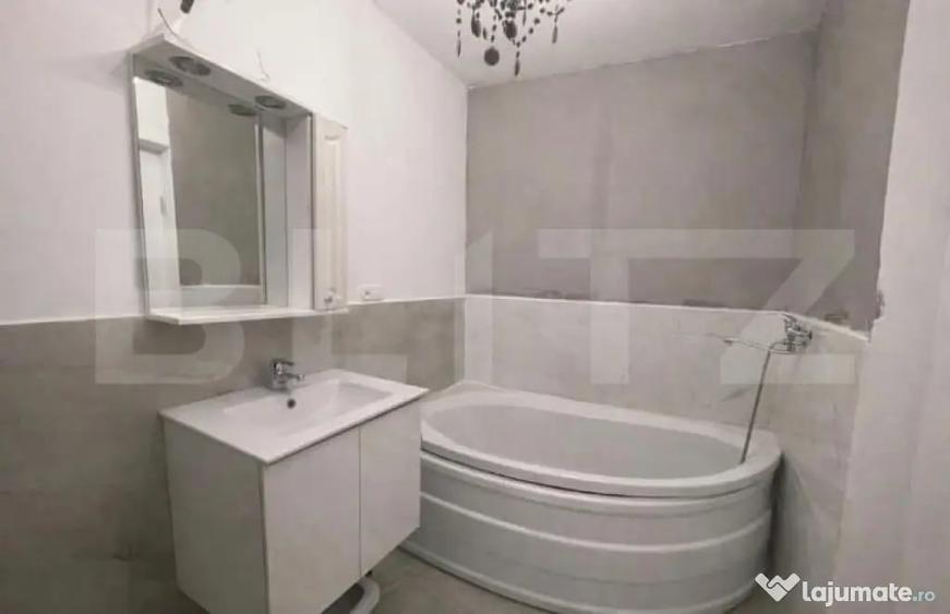 Apartament cu 3 camere decomandat în Rogerius