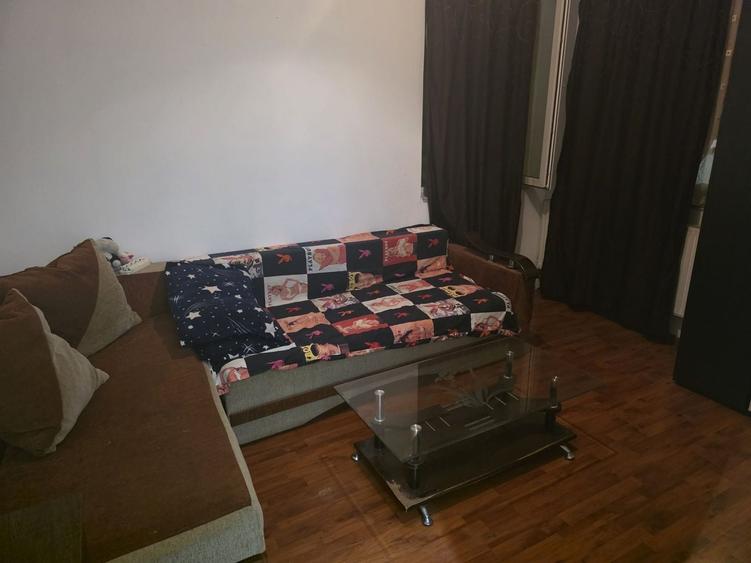 Garsonieră decomandată, mobilată în Unirii