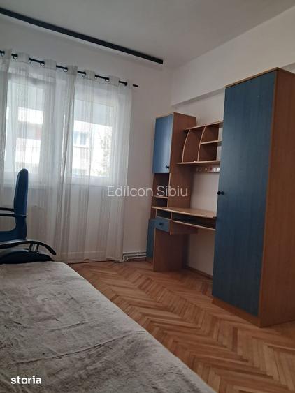 Apartament 3 camere etaj 1, strada Siretului