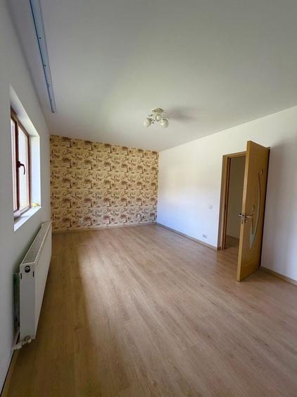 Casă cu 4 camere în Breaza de Sus