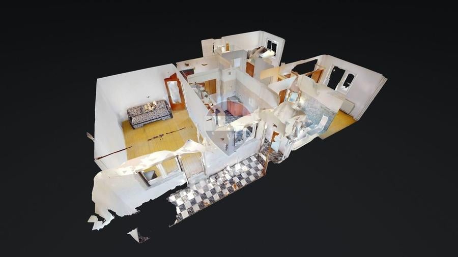 Apartament cu 4 camere decomandat în Răcădău