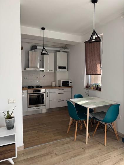 Apartament de 2 camere de inchiriat -- bloc nou, parcare inclusa - 1
