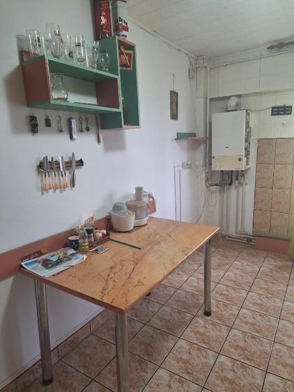 Apartament cu 4 camere decomandat, mobilat în Central