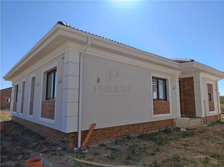 Duplex cu 3 camere cu Canalizare în Moșnița Nouă