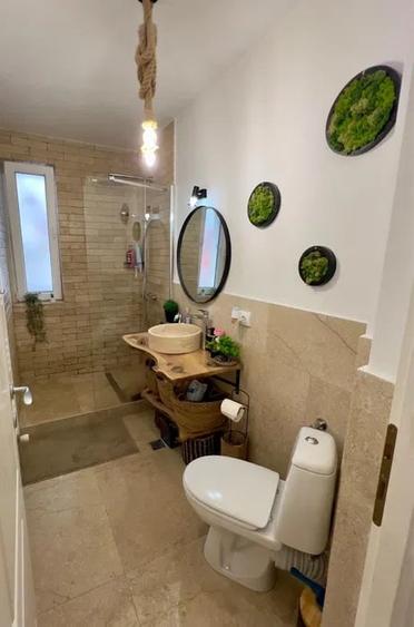 Apartament cu 3 camere semidecomandat, mobilat în Baciu