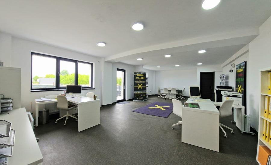 Apartament cu 2 camere semidecomandat în 1 Decembrie