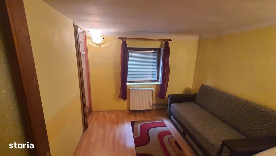 Casă cu 3 camere în Central