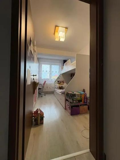 Apartament cu 3 camere decomandat, mobilat în Fundeni