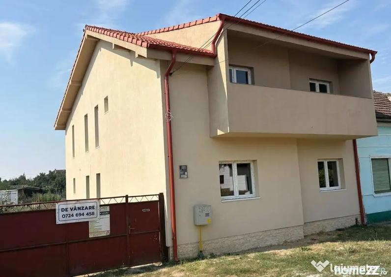 Casă cu 4 camere cu Canalizare în Aradul Nou