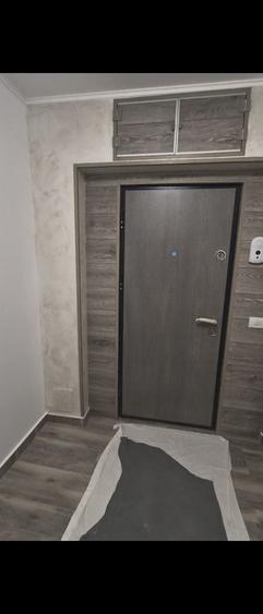 Apartament cu 3 camere semidecomandat în Brâncoveanu