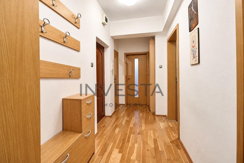 Apartament cu 3 camere semidecomandat, mobilat în Plopilor
