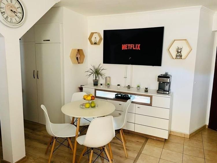 Apartament cu 3 camere semidecomandat în Central