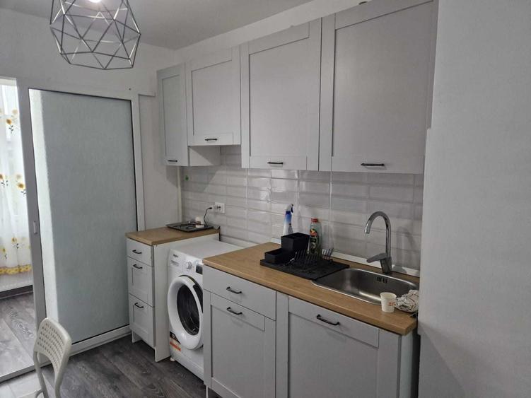 Apartament cu 3 camere decomandat în Alexandru cel Bun