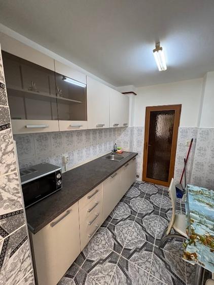 Vând apartament decomandat complet mobilat și utilat cu loc de parcare inclus - 3