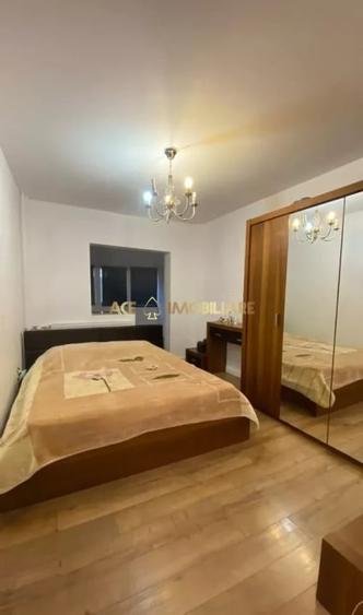 Apartament cu 3 camere semidecomandat, mobilat în Colentina