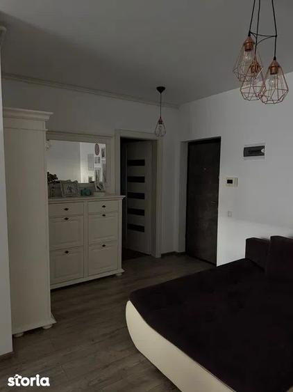 Apartament cu 2 camere semidecomandat, mobilat în Florești — fotografia 3