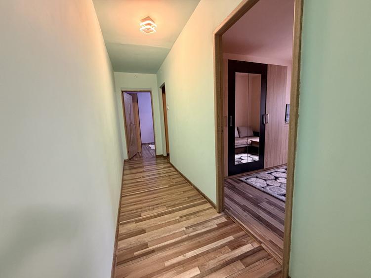 Apartament cu 3 camere semidecomandat, mobilat în Circumvalațiunii
