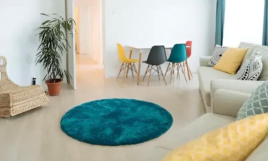 Apartament cu 3 camere decomandat, mobilat în P-ța Romană