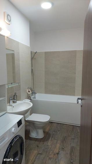 Apartament cu 2 camere decomandat în Tractorul