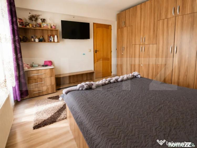 Apartament cu 3 camere semidecomandat în Baciu
