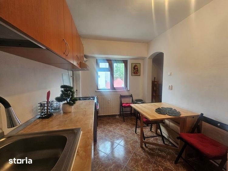 Apartament cu 3 camere decomandat în Dorobanți