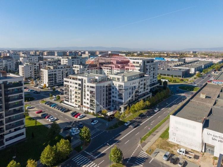 Apartament cu 2 camere decomandat, mobilat în Tractorul