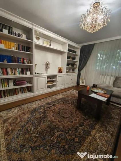 Apartament cu 3 camere decomandat în Rădăuți