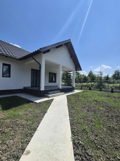 Casă cu Teren 400 Mp în Hemeiuș