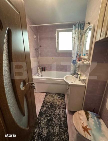 Apartament cu 3 camere decomandat în Criș