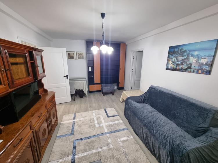 Apartament cu 2 camere semidecomandat, mobilat în Ultracentral